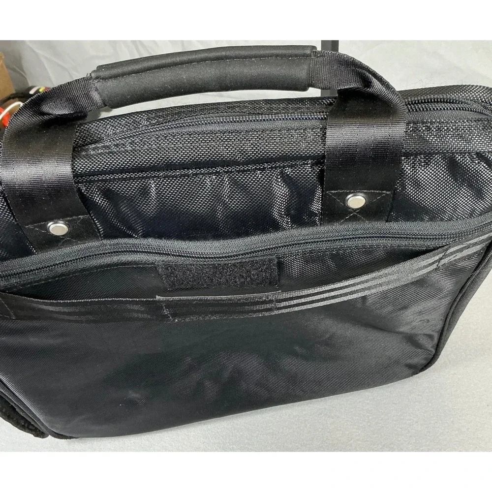 Targus Black Laptop Briefcase Messenger Bag Padded Computer Case Shoulder Strap